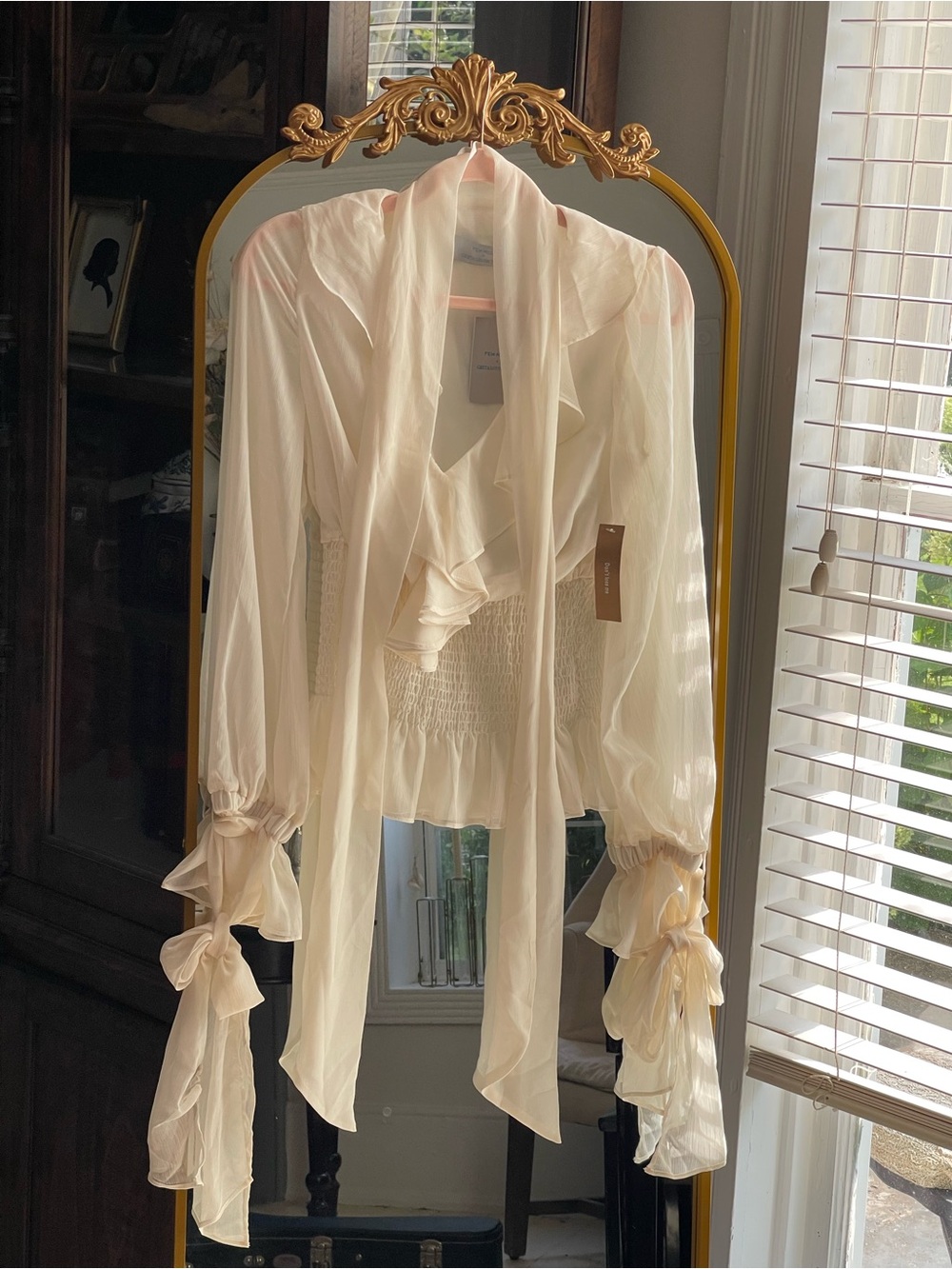 Few Moda x Greta Louise Tomé NWT Paris Sheer Ivory Tie-Neck Ruffle Blouse - Picture 8 of 11